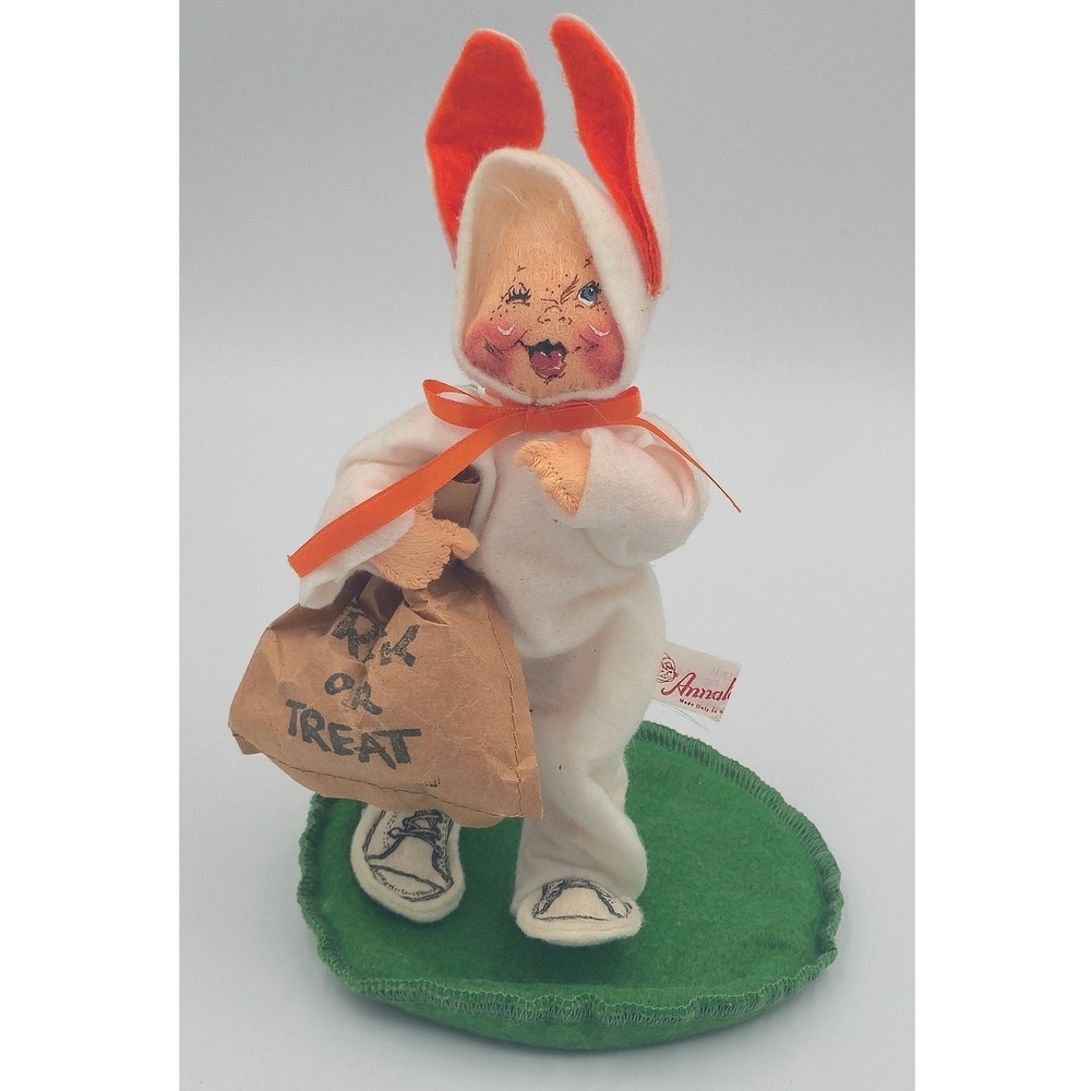 Vintage 1988 Annalee Halloween Trick or Treat Bunny Doll 7" Felt Collectible
